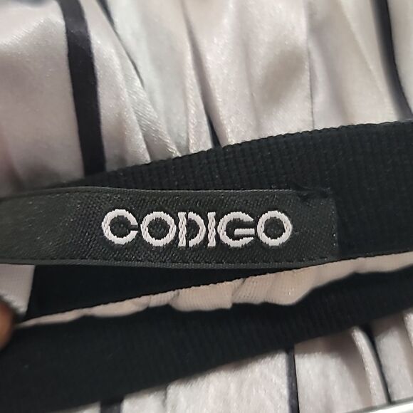 CODIGO Rainbow High Waisted Skirt Sz Small - Picture 7 of 9